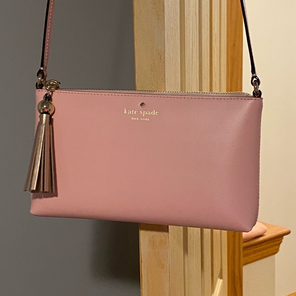 Kate spade shoulder bag! Never used! It is in great condition!